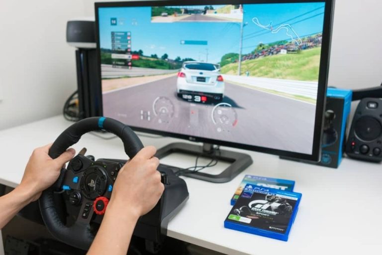 Écrans de Simracing : Avis et Comparatif des 5 Meilleurs