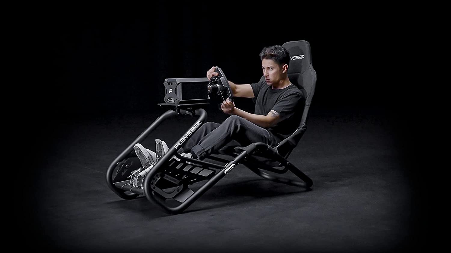 Playseat Trophy en situation avec volant Direct Drive