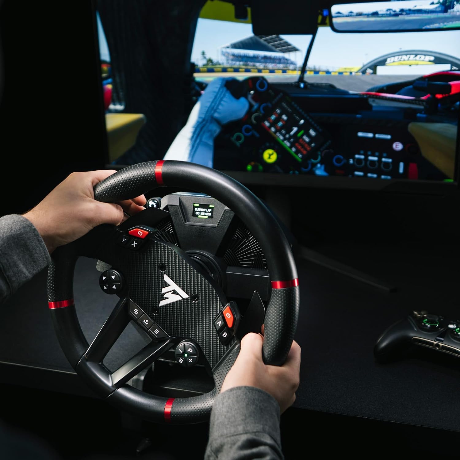 Écran Race Dash et jante du Thrustmaster T598